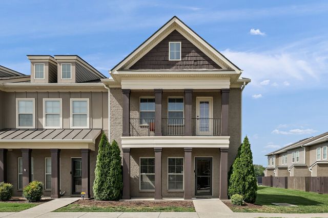 3111 Blue Sky Dr, Murfreesboro
