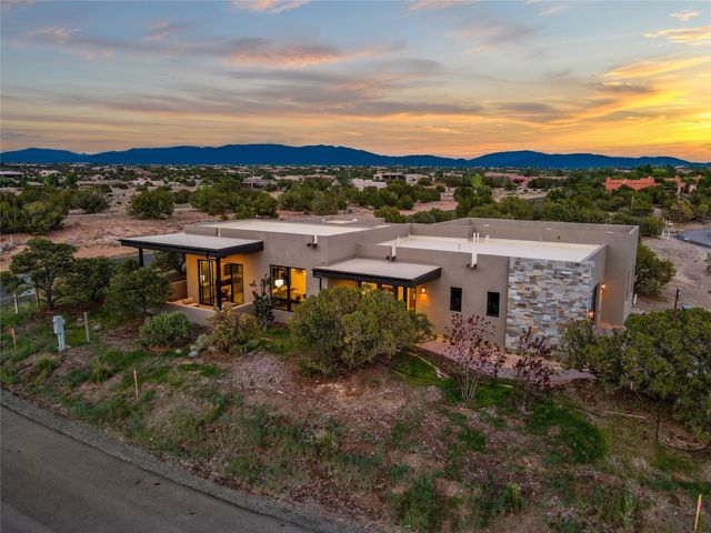 43 Tierra Antigua, Santa Fe