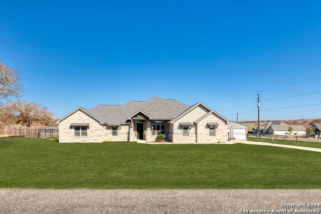100 Settlement Pass, La Vernia