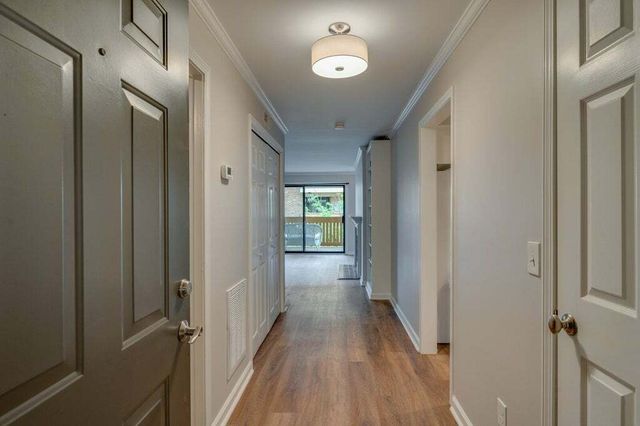 141 Hillsboro Pl, Nashville