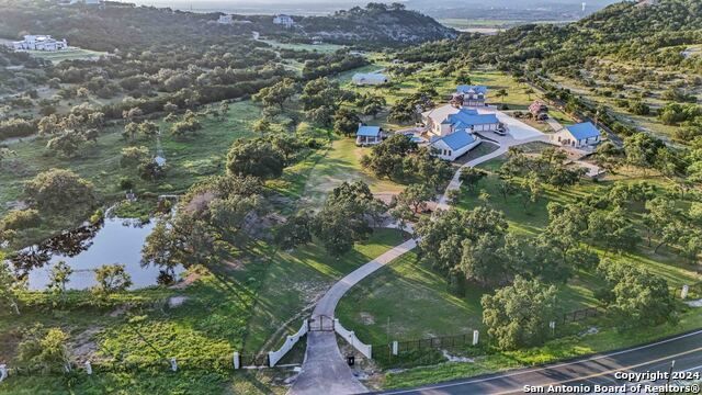 27481 Smithson Valley Rd, San Antonio