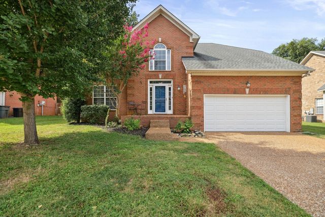 134 Walton Trce S, Hendersonville