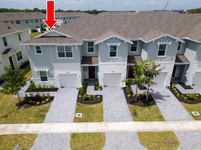 394 Se Crossoak Lane, Port Saint Lucie
