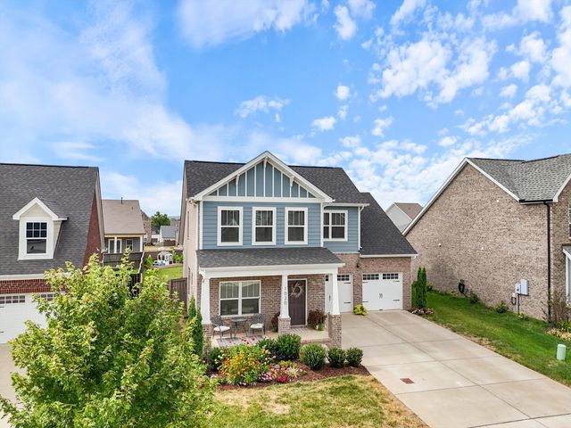 1020 Violet St, Spring Hill