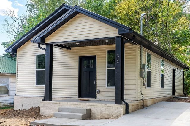 312 S Hickory Ave, Gallatin