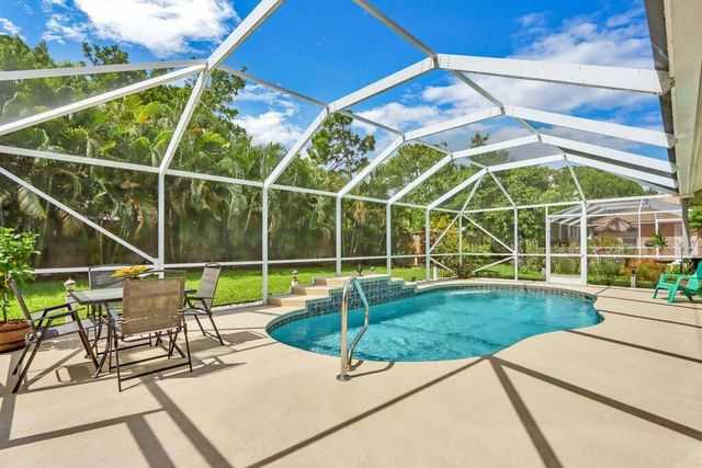 208 Se Ray Av, Port Saint Lucie