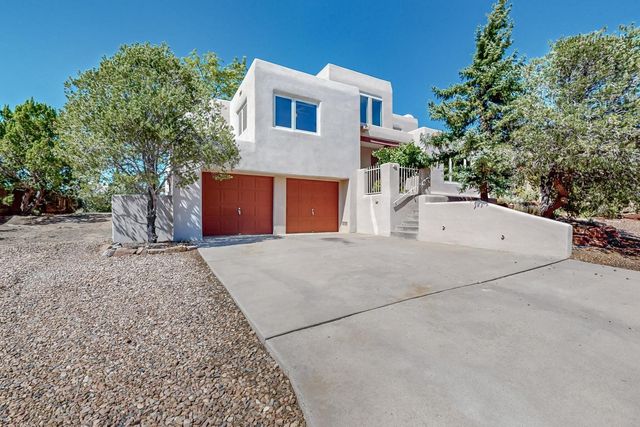 2974 Senda Del Puerto, Santa Fe