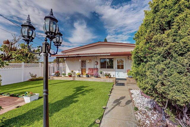 427 Nazario Street, Santa Fe