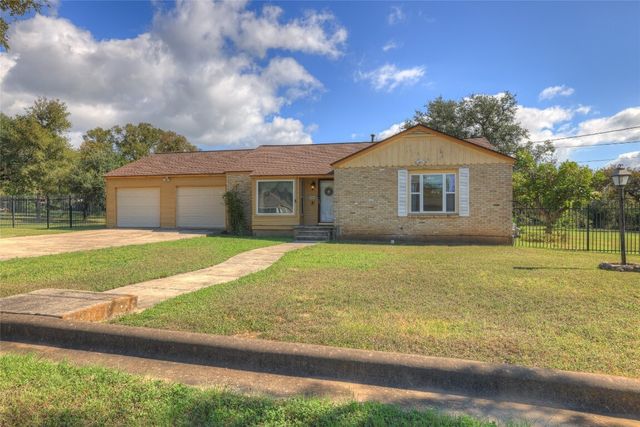 800 N Bishop Street, San Marcos