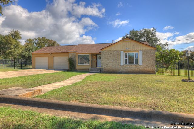 800 N Bishop, San Marcos