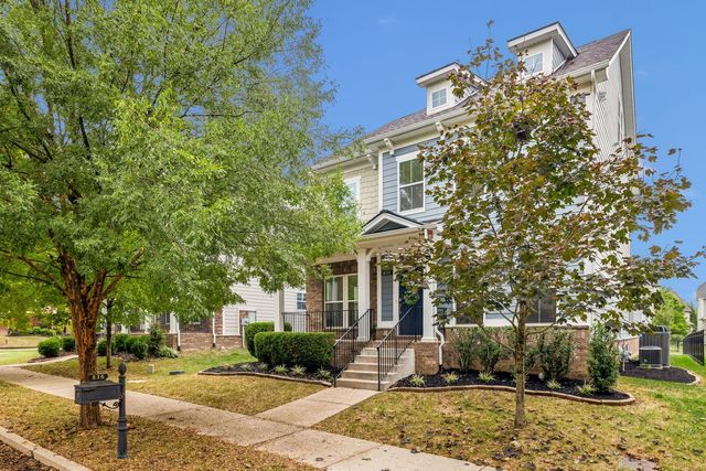 836 Shade Tree Ln, Franklin