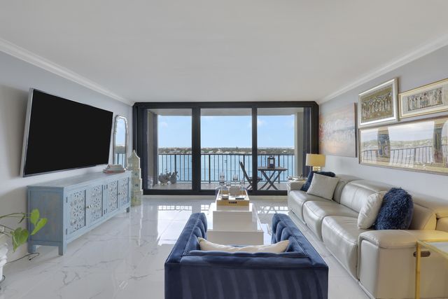 130 Lakeshore Dr #1121, North Palm Beach