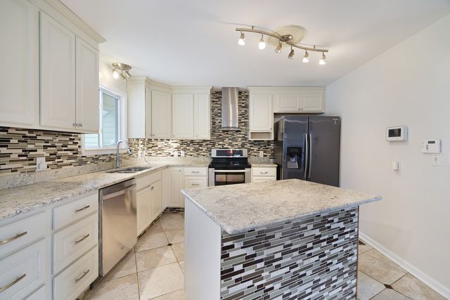 5868 S New Hope Rd, Hermitage