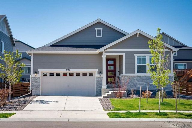 926 Twin Sisters Circle, Erie