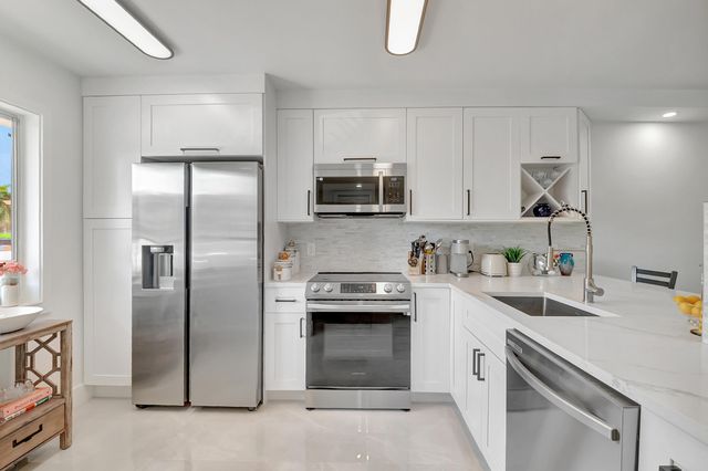 6935 Huntington Lane #106, Delray Beach
