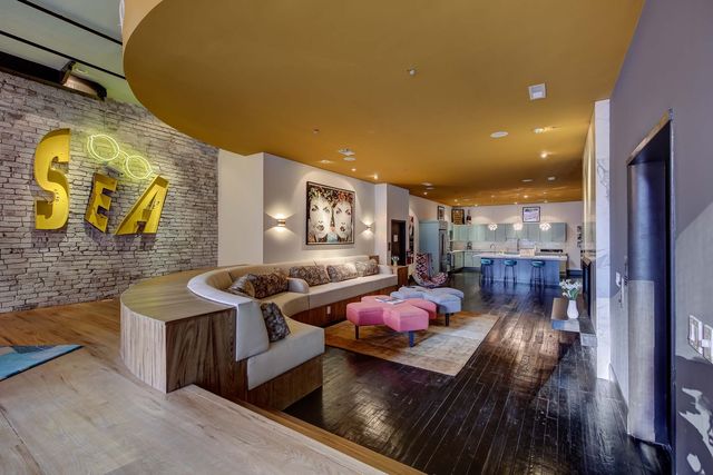 211 3rd Ave N 400, Nashville