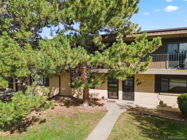 1832 Robb Street, Lakewood