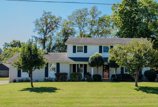 640 Topeka Dr, Hermitage