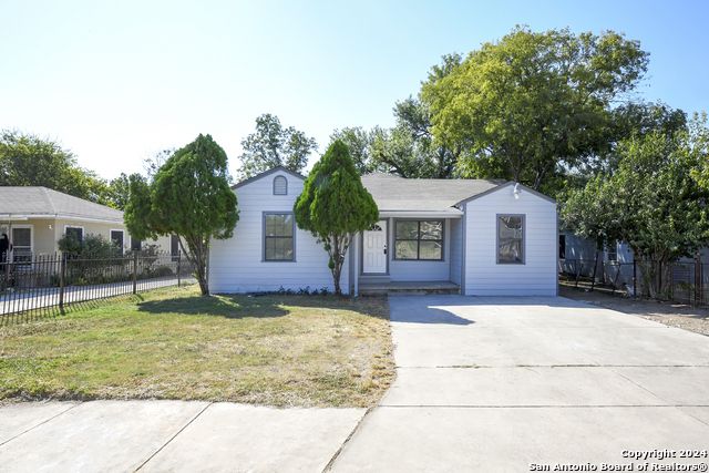 1018 Alametos, San Antonio