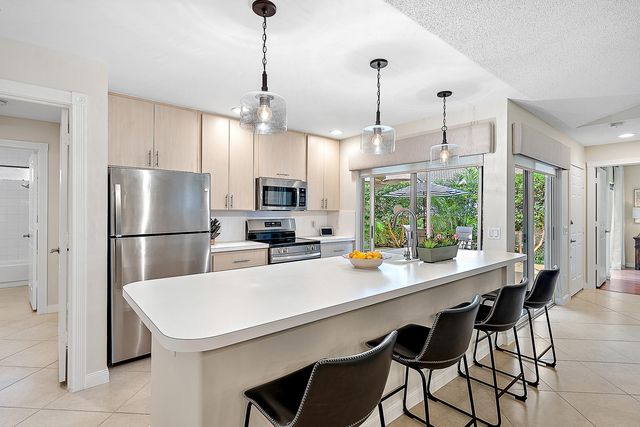 1504 Silverleaf Oak Ct, Palm Beach Gardens