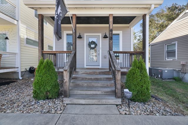 613b Waco Dr, Nashville