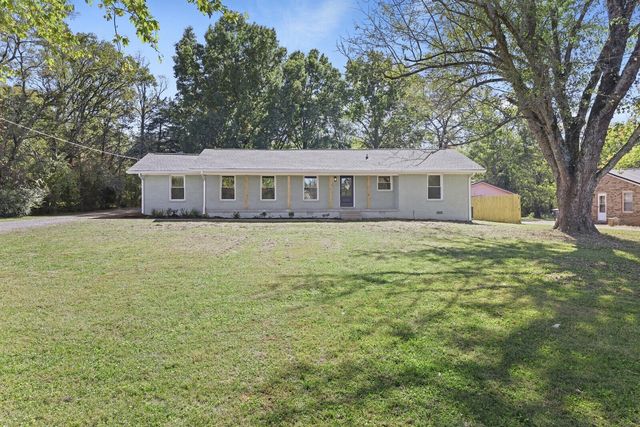 2132 Strickland Dr, Murfreesboro