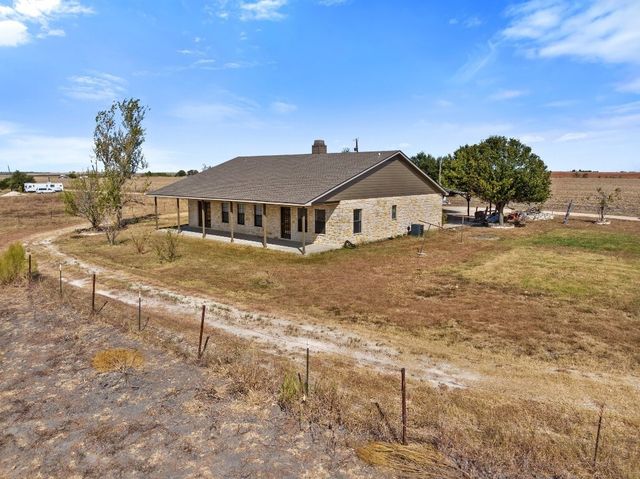 18319 Werchan Lane D, Coupland