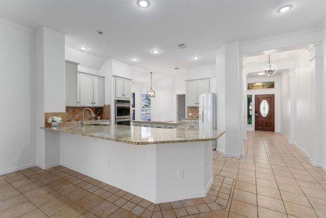 7334 W Magic Mountain Lane, Round Rock