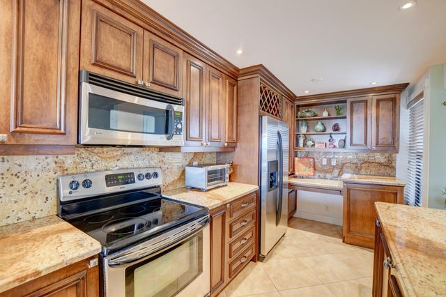 14 Royal Palm Way #6060, Boca Raton