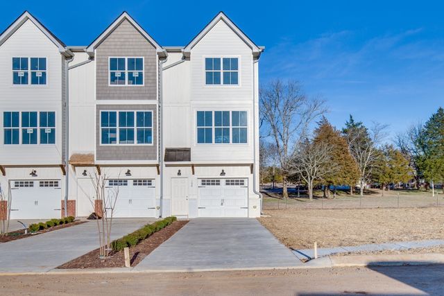 206 Harper Lndg, Chapel Hill