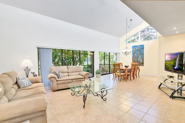 6878 Willow Wood Dr #306, Boca Raton