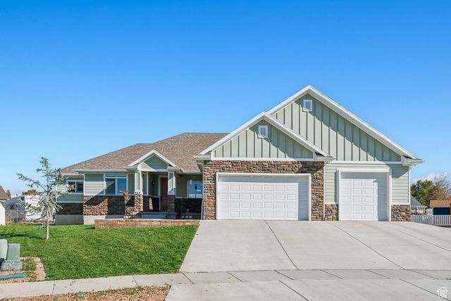 967 W Yamada Ct S, Syracuse