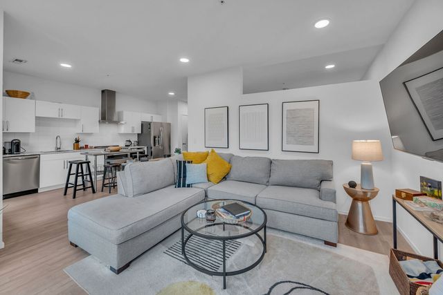 806 Olympic St 207, Nashville