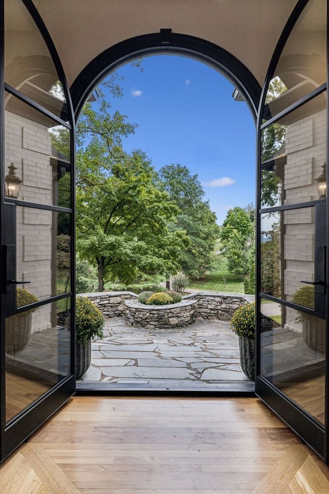 5221 Heathrow Hills Dr, Brentwood