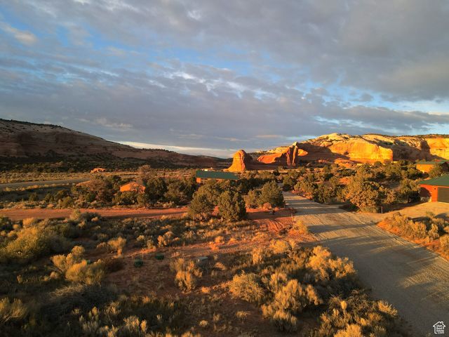 33 Back Of The Arch Dr 19, La Sal
