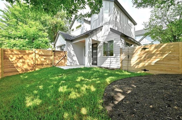 2405 E 11th Street 2, Austin