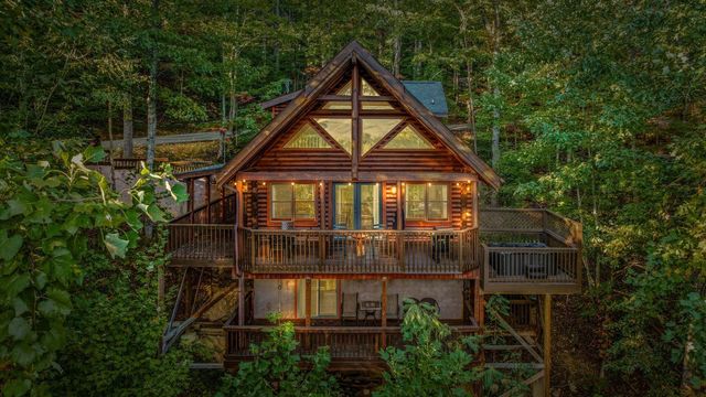945 Scenic Trl, Gatlinburg
