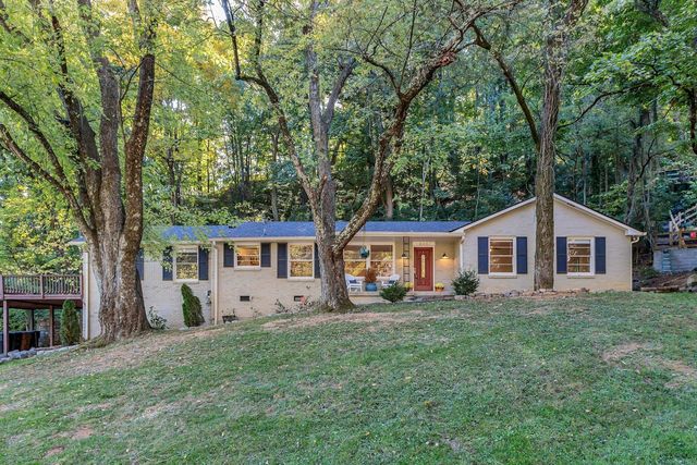 825 Highland Park Ct, Nashville