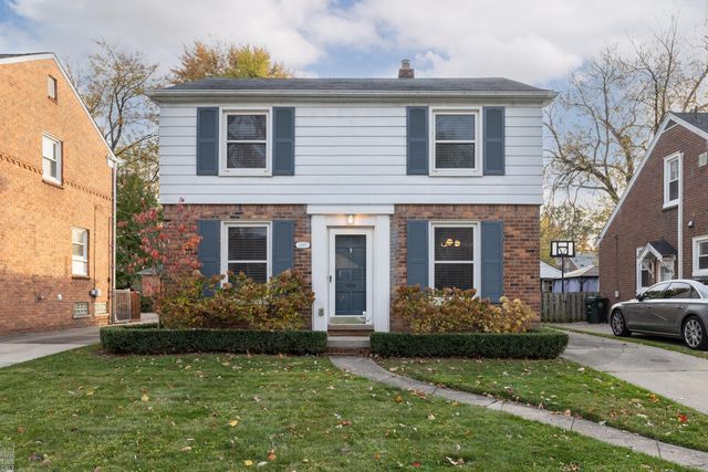 1397 Brys Drive, Grosse Pointe Woods