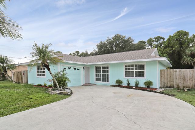 2558 Sw Chestnut Lane, Port Saint Lucie