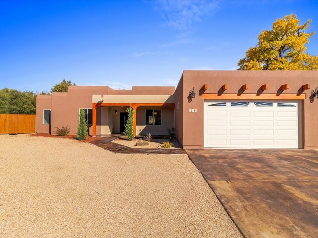 1011 Los Arboles, Espanola