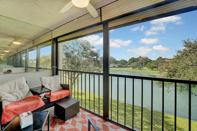 5550 Witney Dr #303, Delray Beach