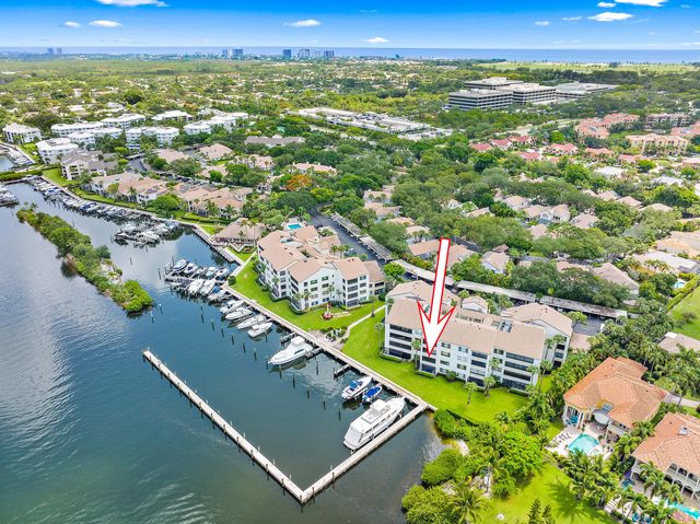 925 Oak Harbour Dr, Juno Beach