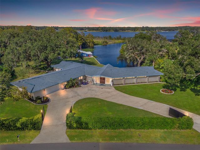 8711 East Cresco Lane, INVERNESS