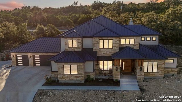 303 Doehne Oaks, New Braunfels