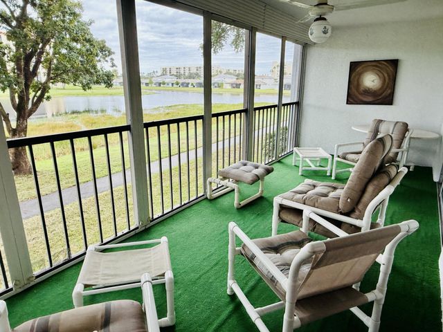6675 S Oriole Blvd #2050, Delray Beach