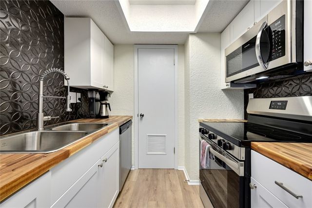 2600 Penny Lane 301, Austin