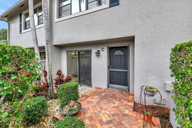 16 Stratford Dr #c, Boynton Beach