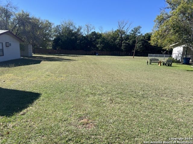 Lot 5 13th Street, Bandera