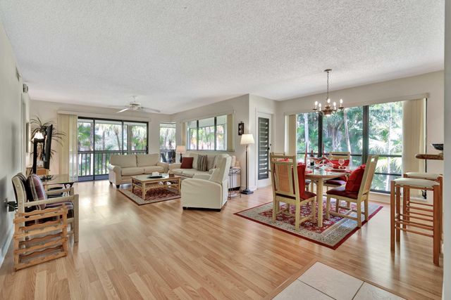 106 Brackenwood Road, Palm Beach Gardens